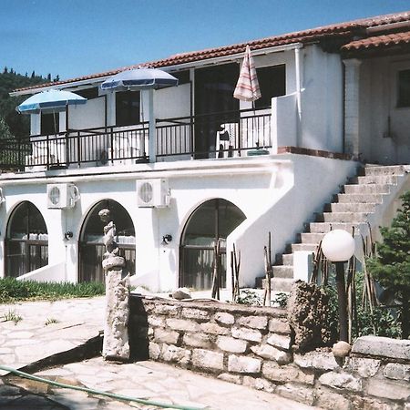 Dina'S Rooms Mesongi Exterior photo