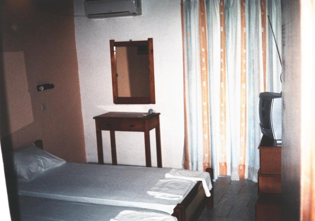 Dina'S Rooms Mesongi Room photo